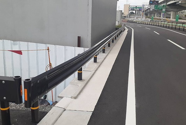 フーチングレス・パネルシリーズ擁壁「FLパネル工法」（愛知県海部郡飛島村）